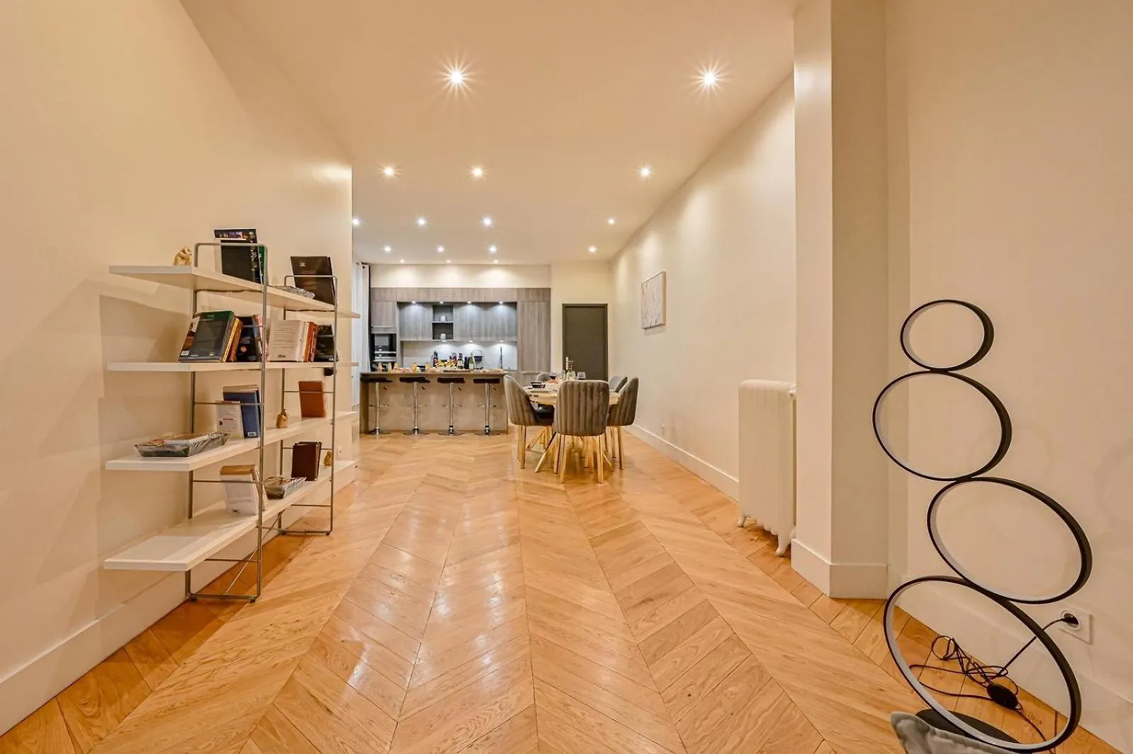 French Luxury - Luxe A La Francaise - Arc Of Triumph Apartment Paris France