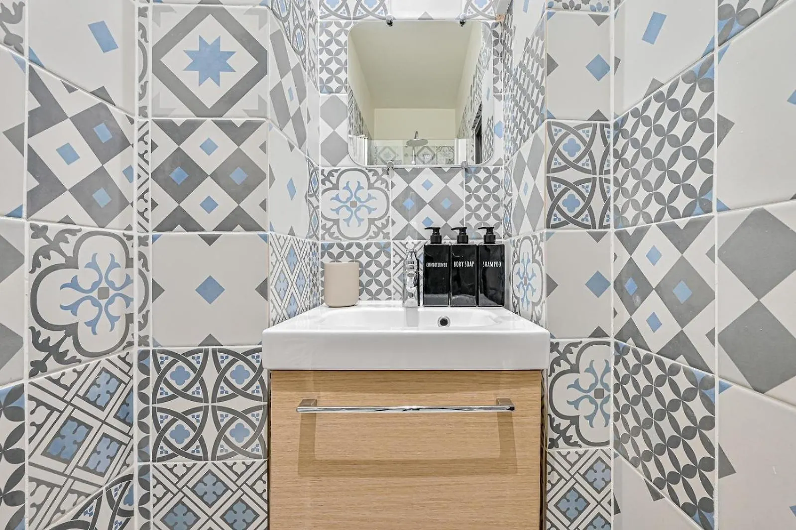 French Luxury - Luxe A La Francaise - Arc Of Triumph Apartment Paris